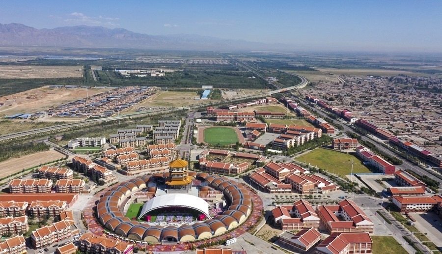 這是2022年9月7日拍攝的寧夏銀川市閩寧鎮(zhèn)（無人機(jī)照片）。新華社記者 馮開華 攝