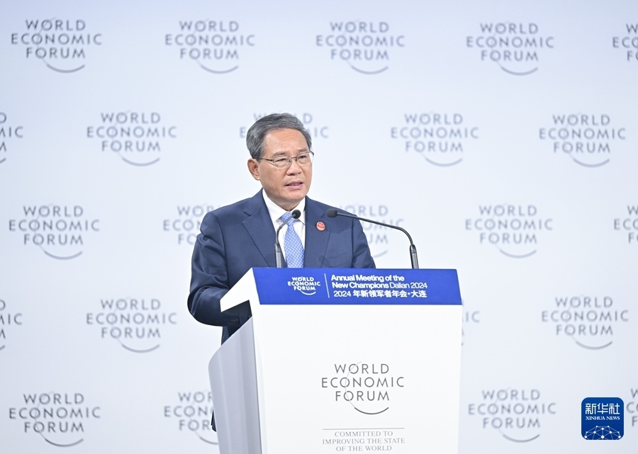 6月25日，國務院總理李強在大連出席2024年夏季達沃斯論壇開幕式并致辭。新華社記者 李響 攝