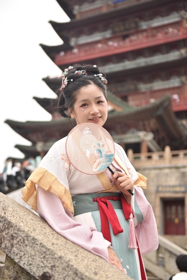 南昌滕王閣“古風(fēng)游”。受訪者供圖