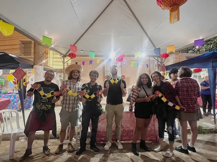 參與者體驗文化碰撞與融合的樂趣。 圣保羅州立大學(xué)孔子學(xué)院供圖