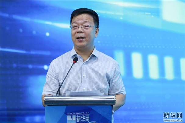 新華網(wǎng)黨委常委、董事、副總裁劉加文致辭