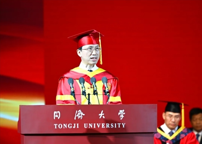 同濟(jì)大學(xué)校長、中國工程院院士鄭慶華