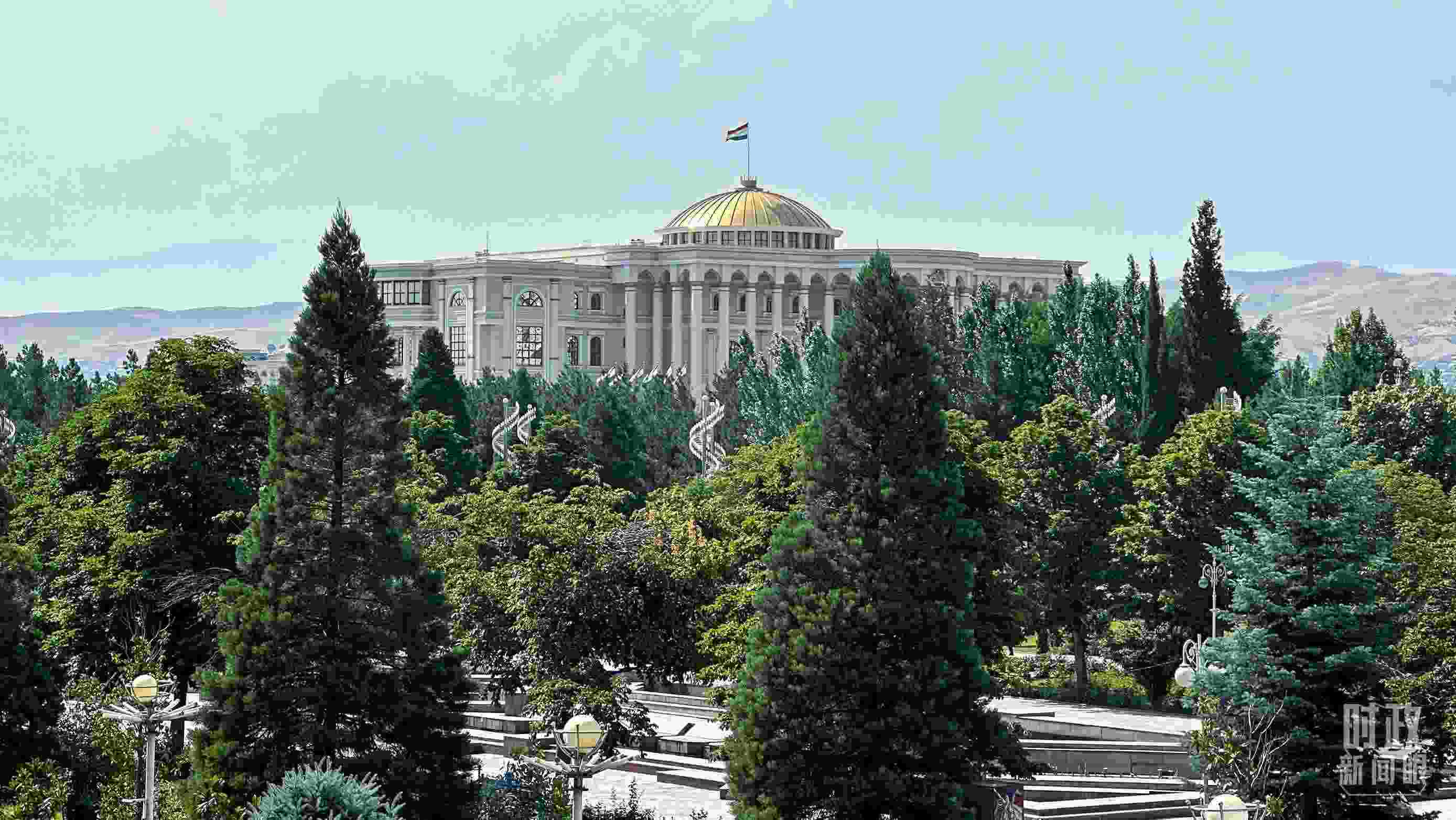 △塔吉克斯坦總統(tǒng)府。（總臺央視記者趙化拍攝）