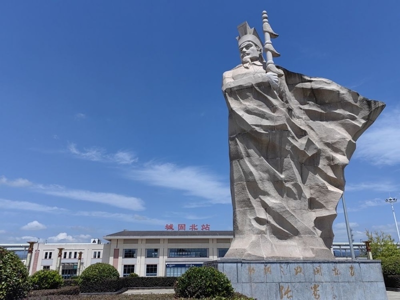 張騫雕塑。新華社記者 孫正好 攝