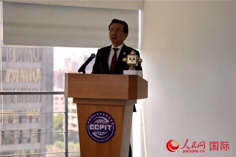 中國駐墨西哥大使張潤發(fā)表講話。人民網(wǎng) 埃內(nèi)斯托·多明戈斯攝