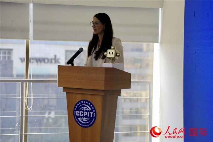 墨西哥外貿(mào)、投資和技術(shù)委員會總經(jīng)理蘇珊娜·杜克發(fā)表講話。人民網(wǎng) 埃內(nèi)斯托·多明戈斯攝