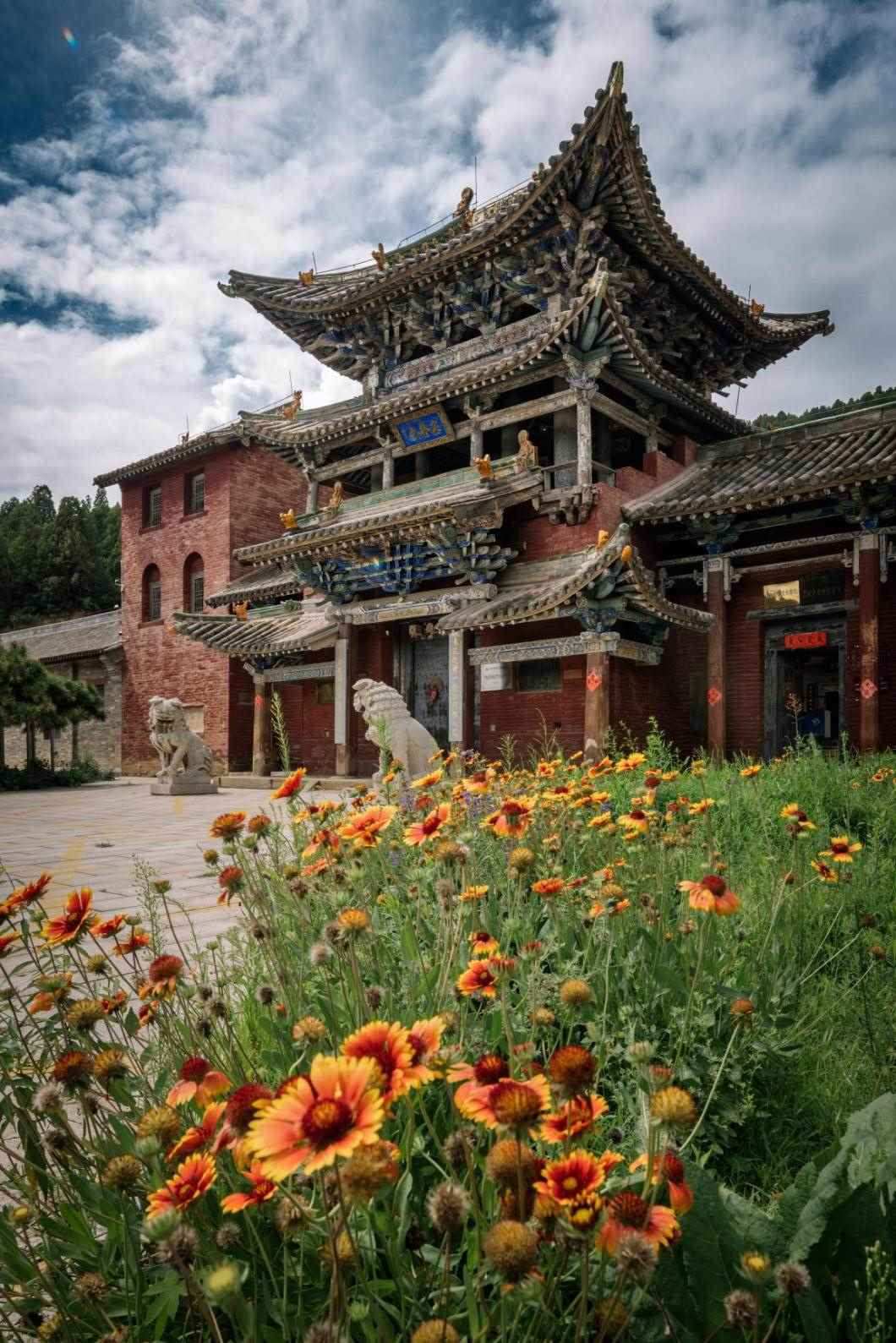 全國重點(diǎn)文物保護(hù)單位定林寺。蘇唐詩攝