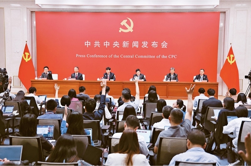 黨的二十屆三中全會是在以中國式現(xiàn)代化全面推進強國建設、民族復興偉業(yè)的關鍵時期召開的一次十分重要的會議。圖為2024年7月19日，中共中央舉行新聞發(fā)布會，介紹和解讀黨的二十屆三中全會精神。 新華社記者 金立旺/攝