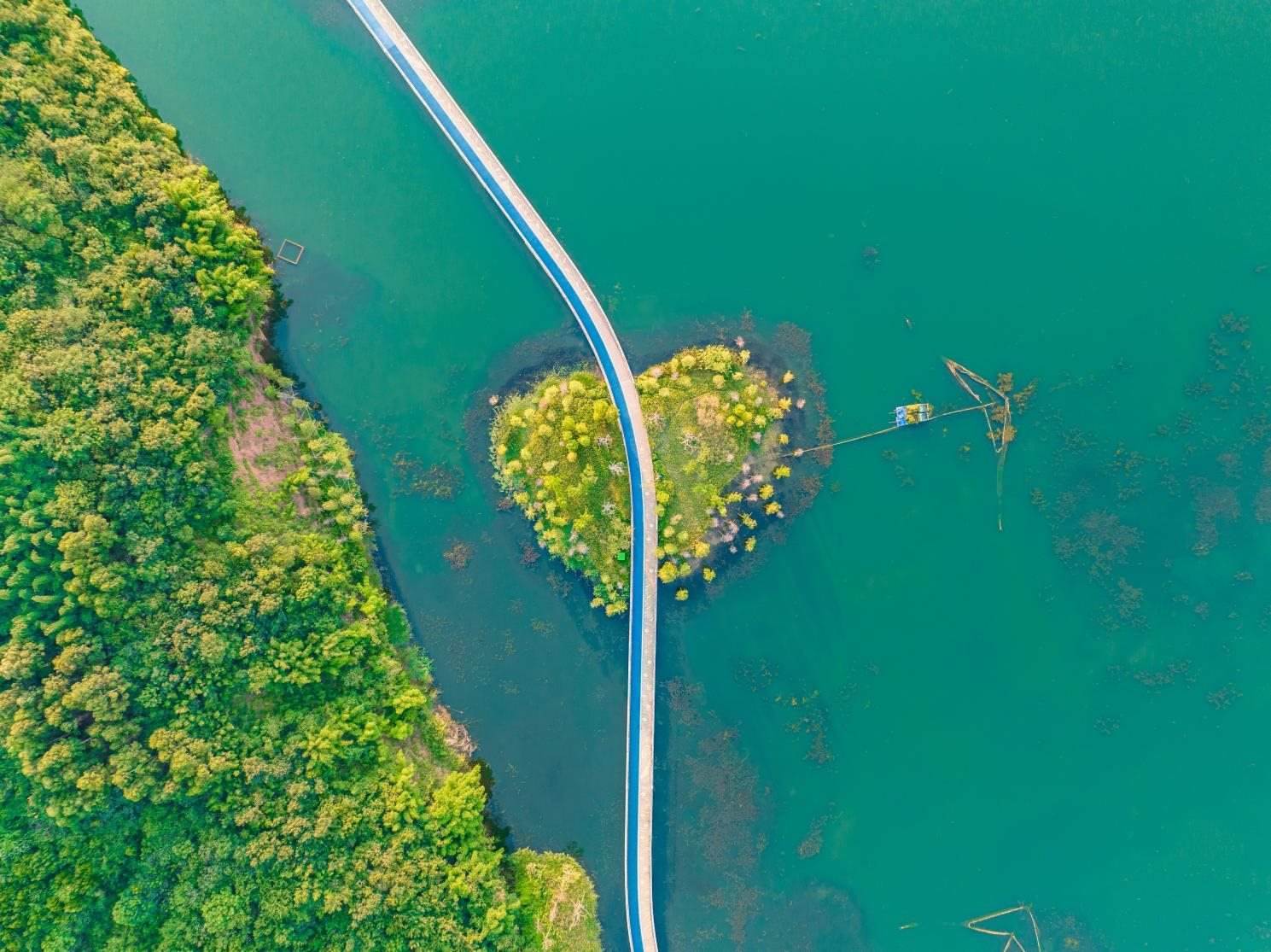 興隆湖棧道。四川天府新區(qū)融媒體中心供圖 攝影：馬驥）