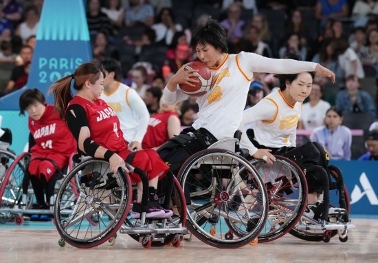 巴黎殘奧會(huì)｜“撞車(chē)、摔倒，我們都習(xí)慣了”