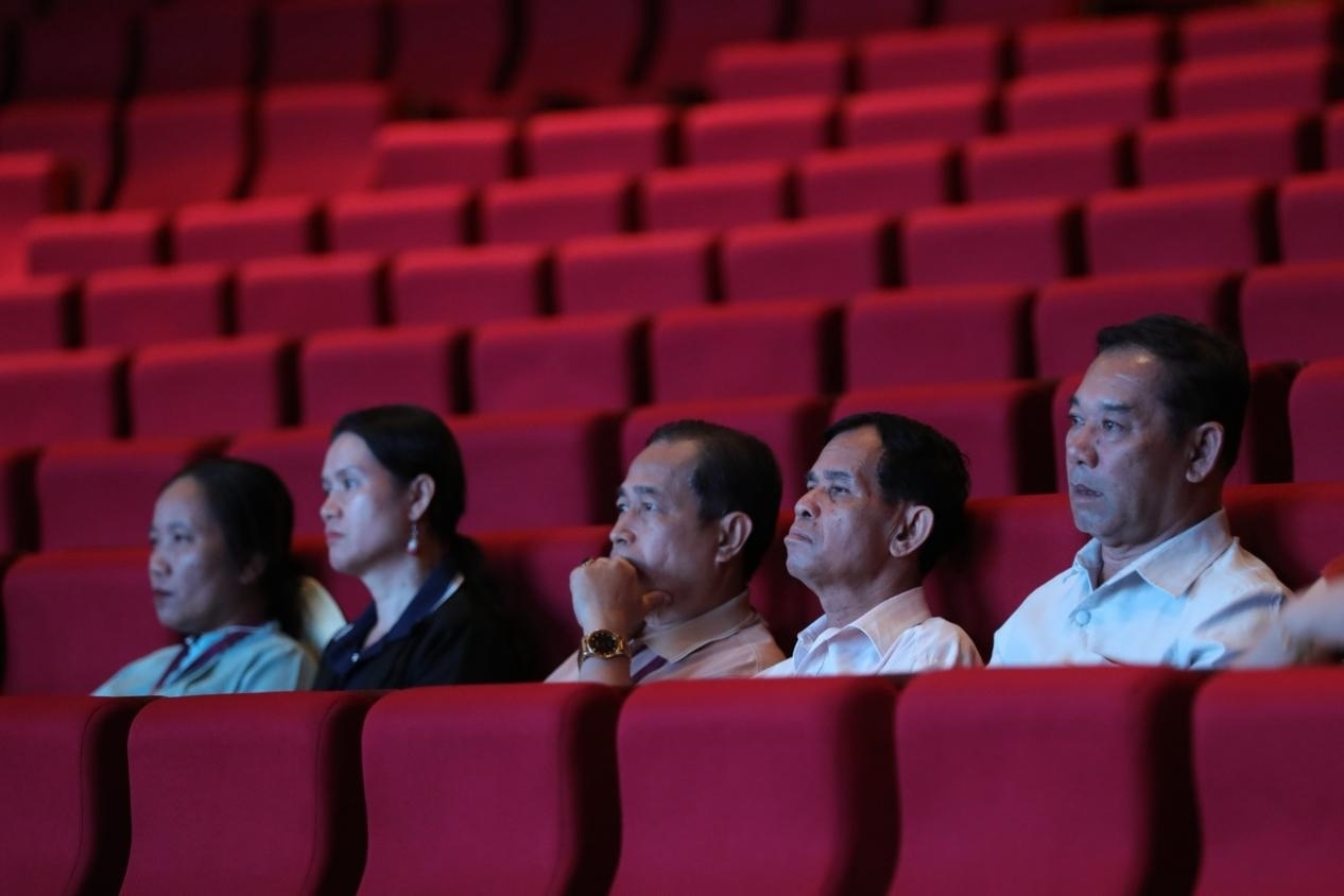 亞洲媒體考察團在觀眾席就座?！吨袊?jīng)濟周刊》記者 肖翊攝