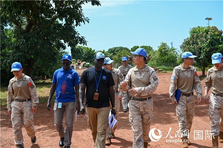 圖2 檢查組實地查驗。孫千攝
