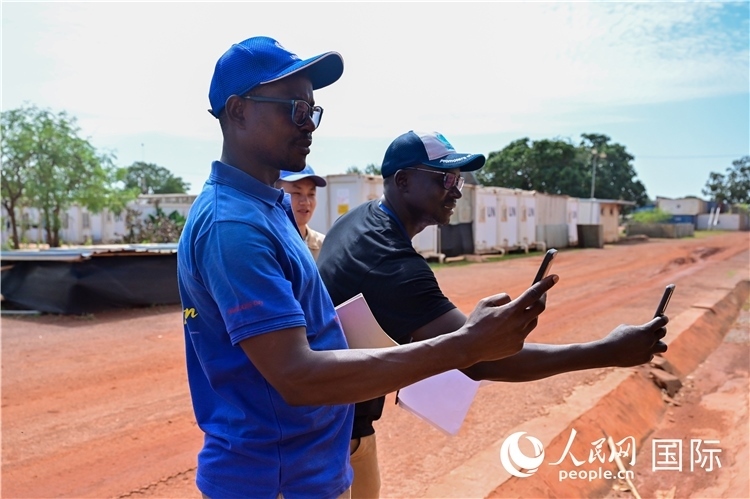 圖6 檢查組拍攝優(yōu)秀做法。謝坤攝