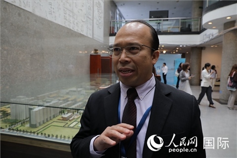 馬來西亞駐華使館參贊阿茲蘭接受人民網(wǎng)采訪。人民網(wǎng) 王婧攝