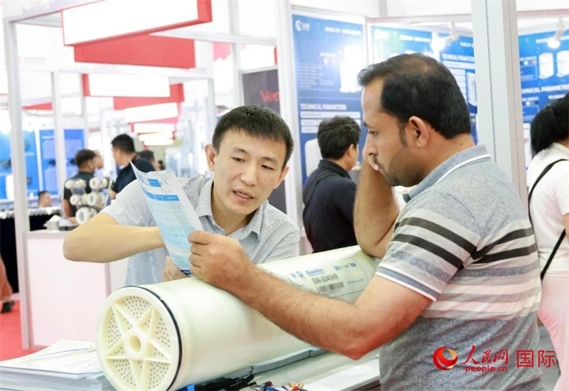 中企產(chǎn)品介紹。人民網(wǎng)記者管克江攝