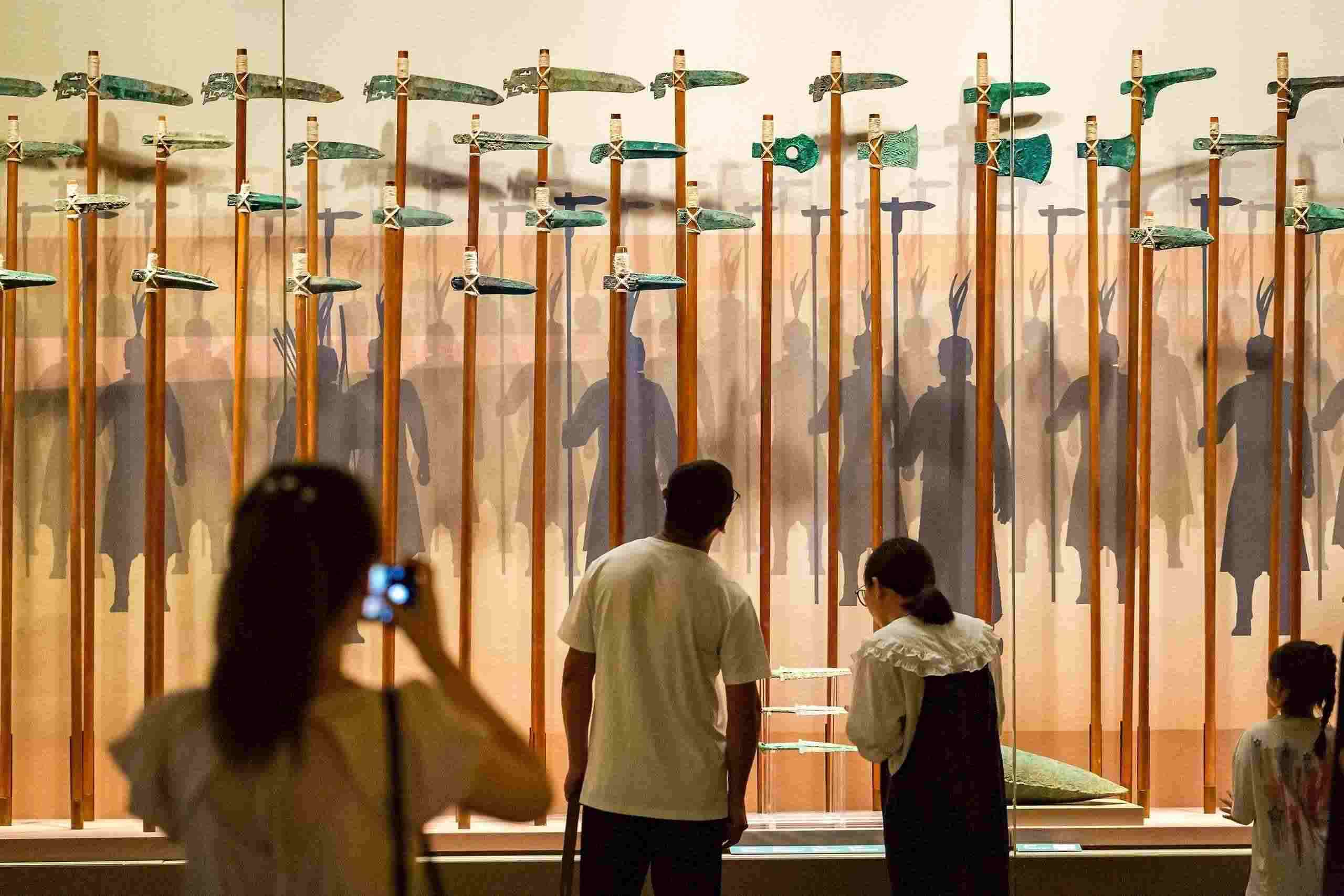 △2024年8月25日，游客在河南省安陽(yáng)市殷墟博物館參觀。