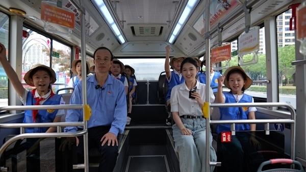 江蘇省太倉市總工會舉行“坐上勞?！畬＞€’跟著榜樣看太倉”直播活動。江蘇省總工會供圖