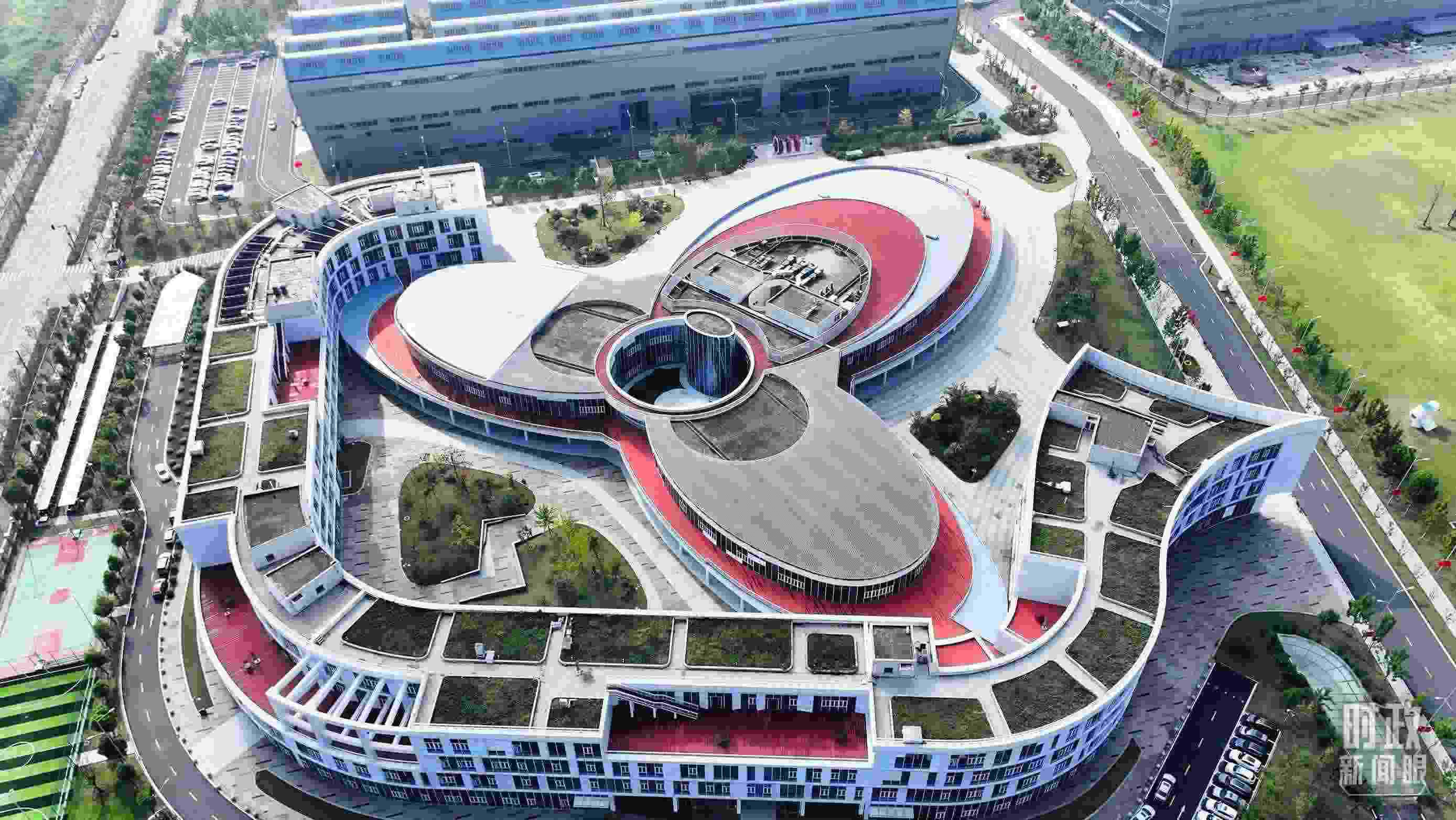 △位于合肥未來(lái)大科學(xué)城的聚變堆主機(jī)關(guān)鍵系統(tǒng)綜合研究設(shè)施園區(qū)。（總臺(tái)記者陳志猛拍攝）