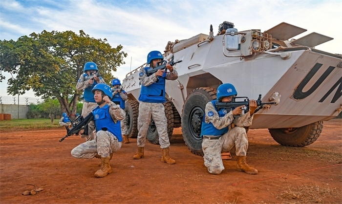 保持防衛(wèi)警戒。孫千攝