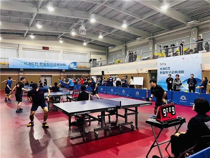 圖為中韓業(yè)余乒乓球友誼賽現(xiàn)場。 首爾中國文化中心供圖