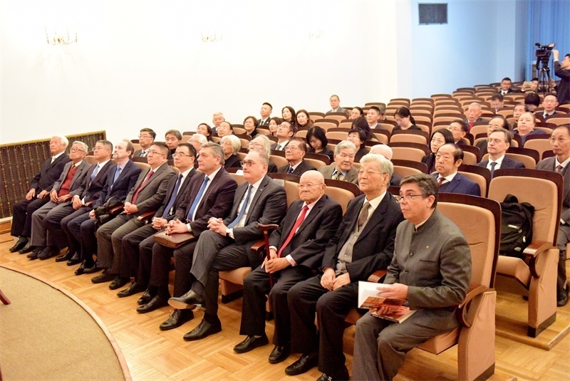 5.中俄資深外交官、學(xué)者、新聞媒體代表等70余人出席活動。 主辦方供圖