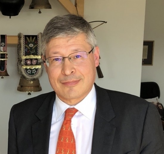 瑞士日內(nèi)瓦伯爾尼大區(qū)經(jīng)濟(jì)發(fā)展署前署長、經(jīng)濟(jì)學(xué)家 菲利普·莫尼耶