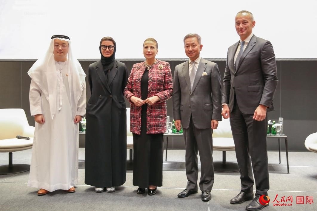 部分與會(huì)嘉賓合影。人民網(wǎng) 塔里克·易卜拉欣攝