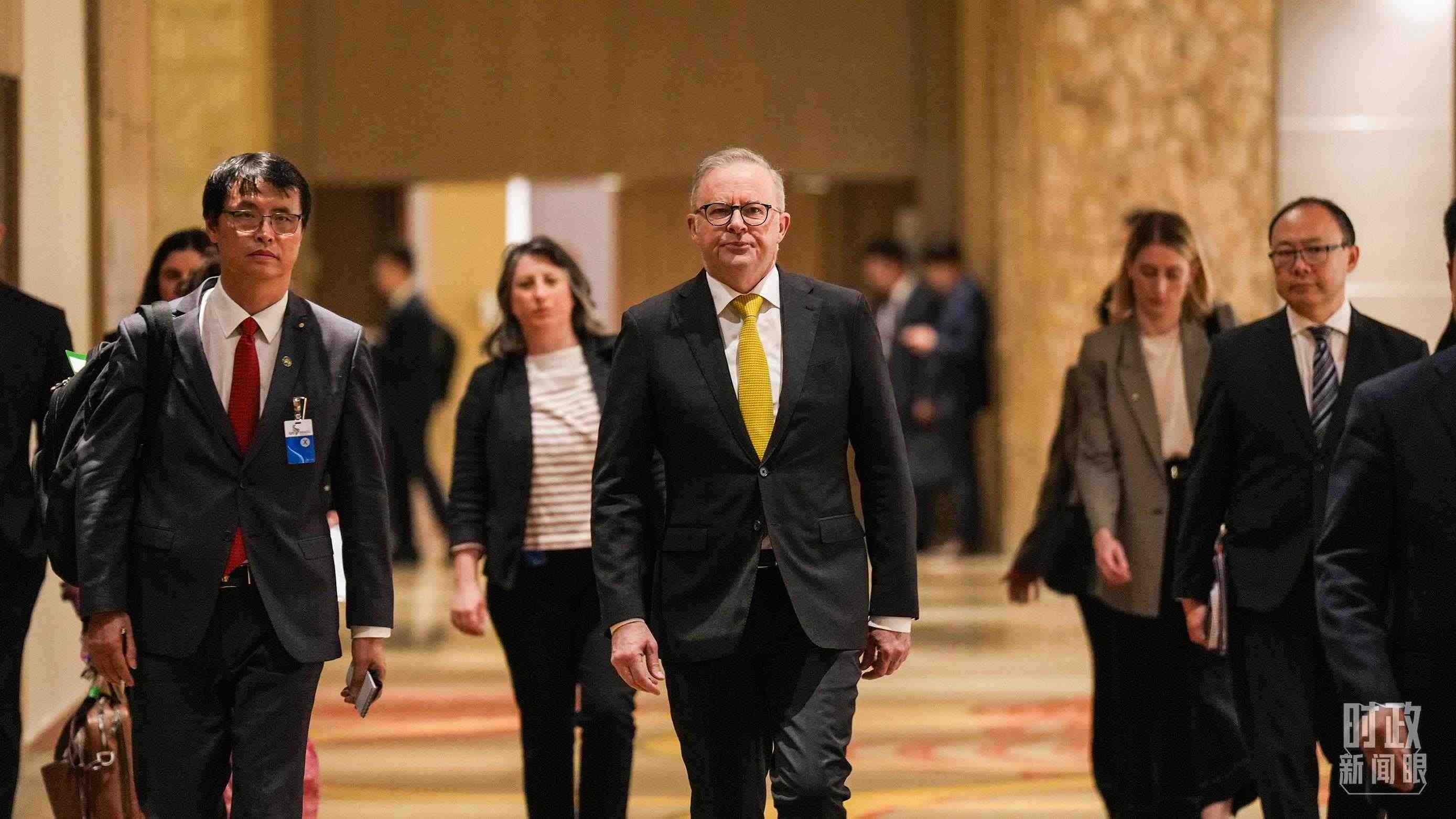 △澳大利亞總理阿爾巴尼斯抵達會見現場。（總臺記者李晉拍攝）