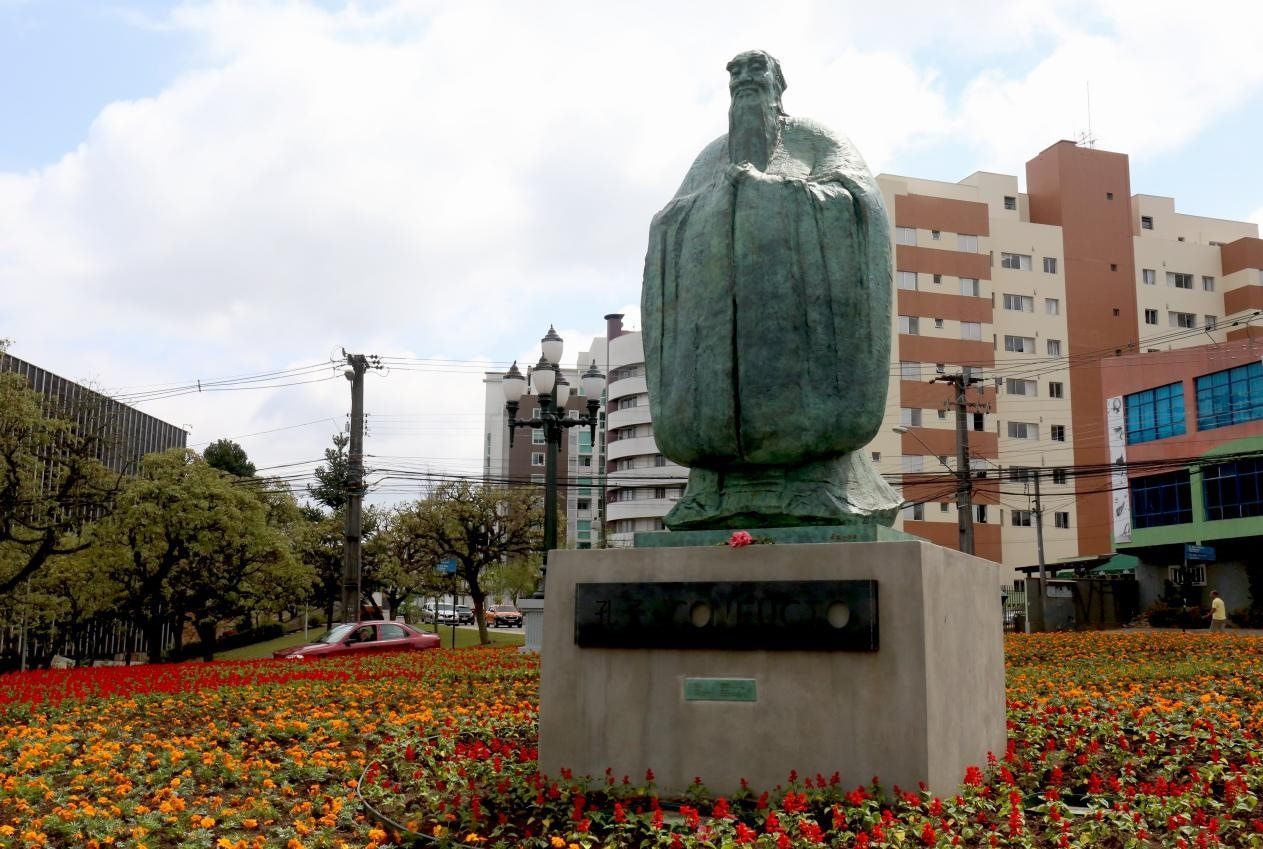 2017年，吳為山雕塑《孔子》立于巴西庫里蒂巴市，該廣場被永久命名為“中國廣場”。中國美術(shù)館供圖