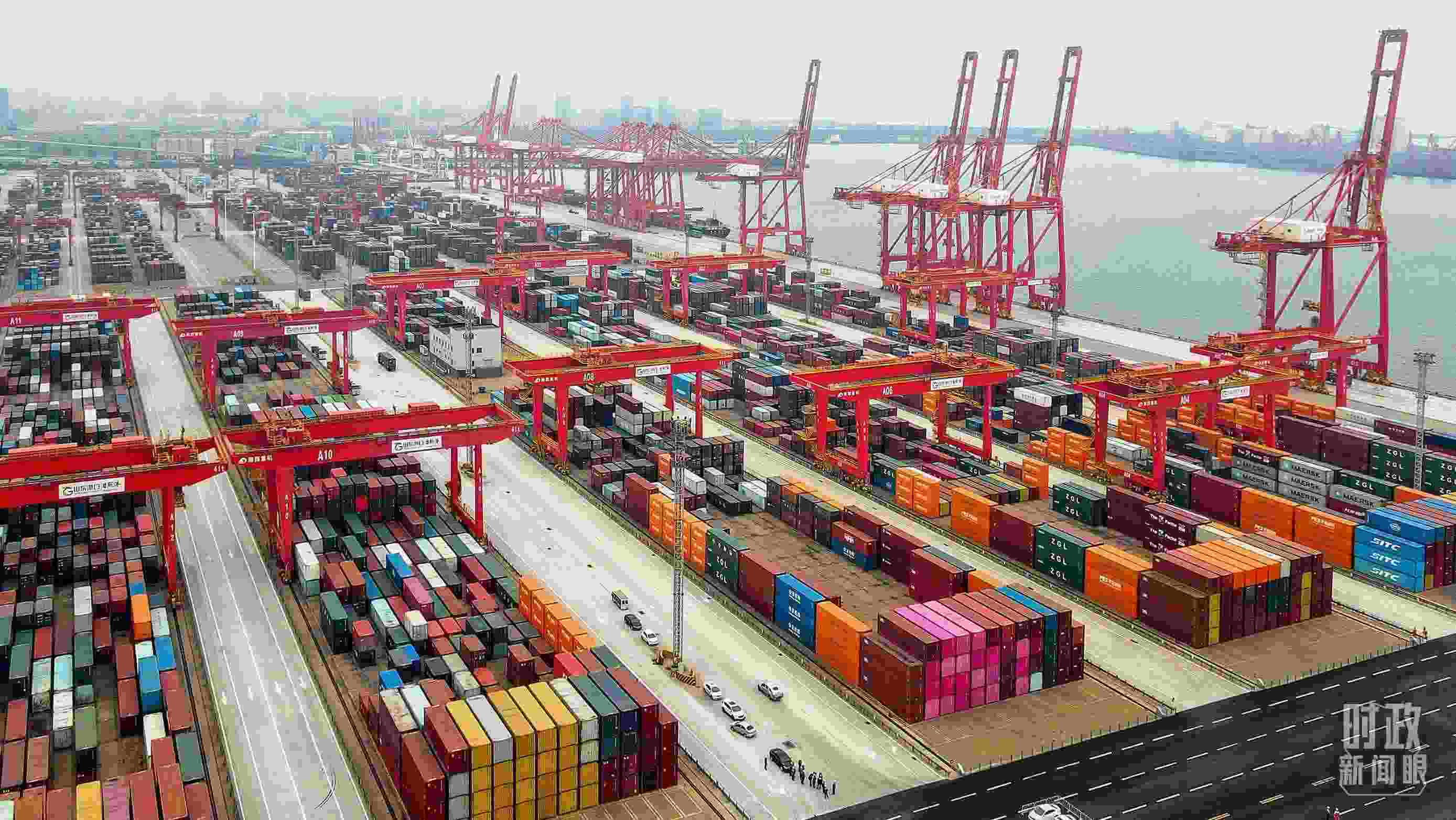 △山東日照港。（總臺央視記者劉琦拍攝）