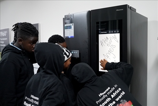 海信智能冰箱吸引南非人。海信南非公司供圖