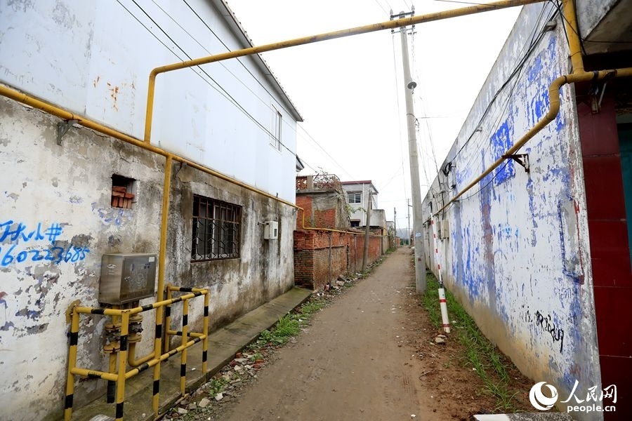 中燃公司在玉山鎮(zhèn)鋪設完工的燃氣管網(wǎng)。人民網(wǎng)記者 慎志遠攝