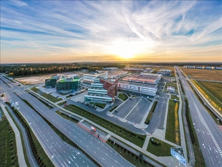 這是當?shù)貢r間2021年10月19日在白俄羅斯首都明斯克郊區(qū)拍攝的中白工業(yè)園。