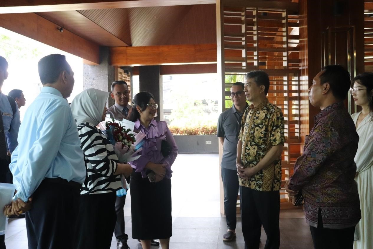 馬蒂尼與師生交流。烏達雅納大學旅游孔子學院供圖