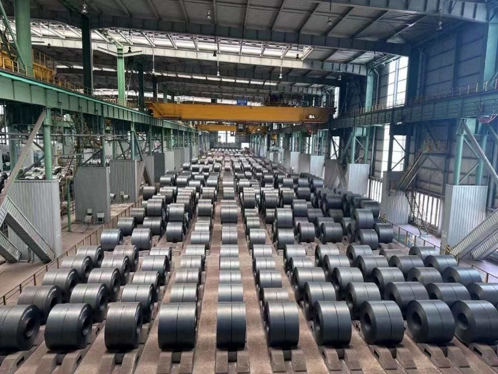 某鋼鐵工廠的自動生產(chǎn)線。人民網(wǎng)記者 王紹紹攝