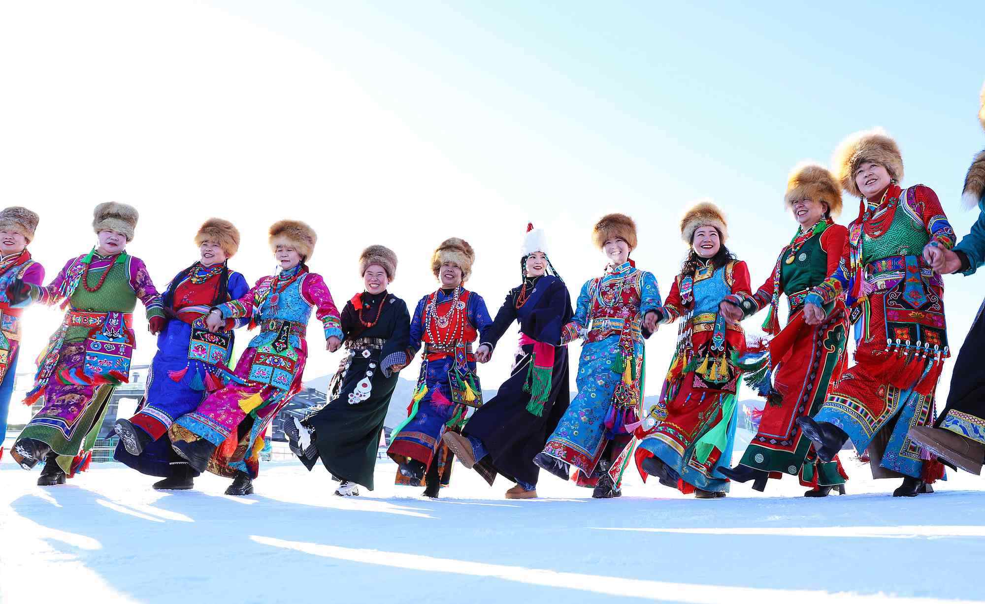 甘肅張掖，雪地千人鍋莊舞表演