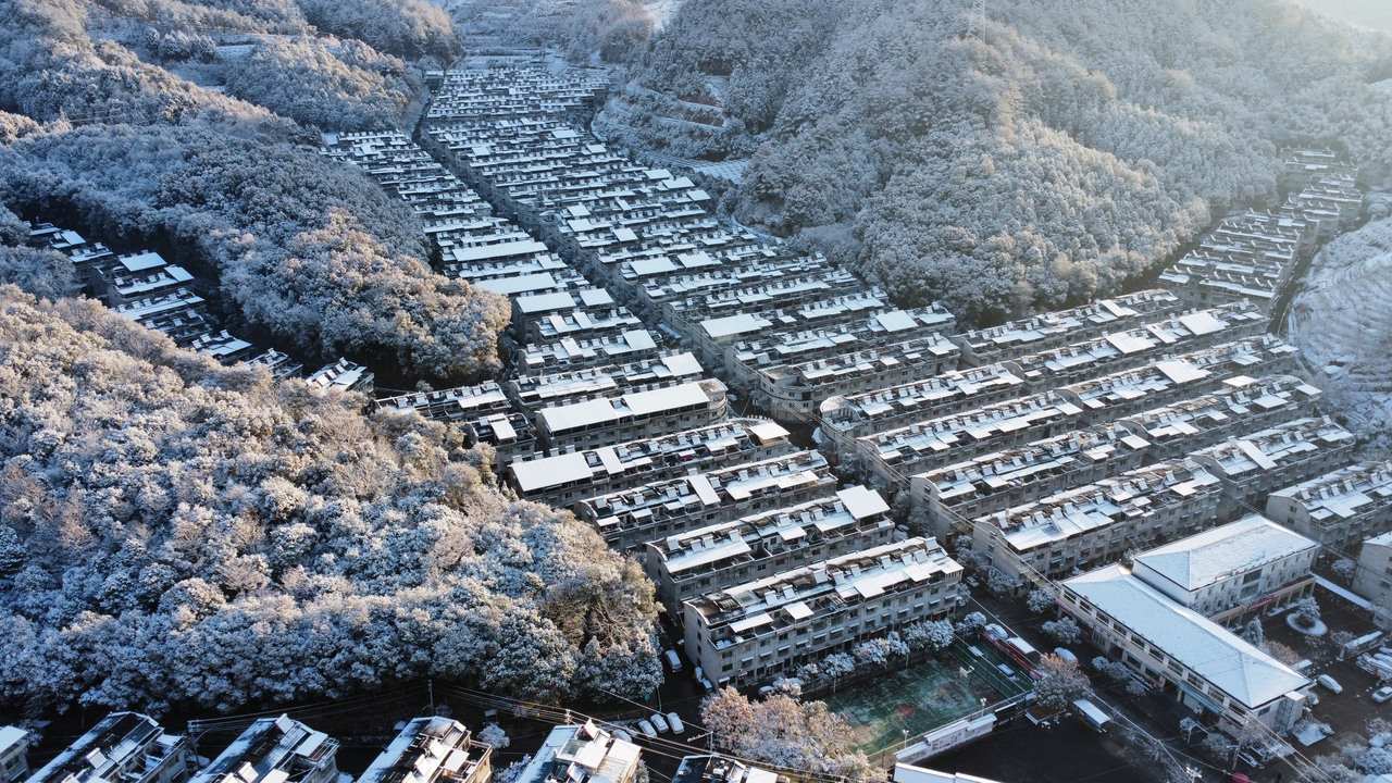 慶元縣濛洲街道同濟(jì)新村，雪后初霽。慶元縣融媒體中心 供圖