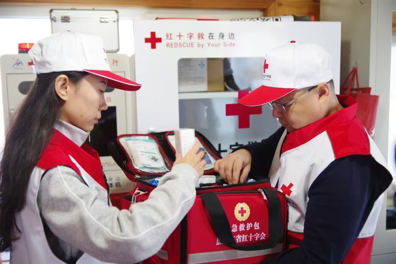 應(yīng)急救援志愿者培訓(xùn)現(xiàn)場(chǎng)。 中國(guó)紅十字會(huì)總會(huì)供圖