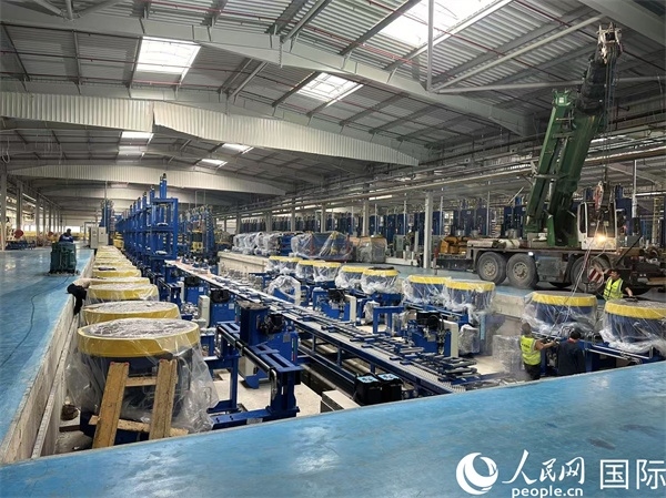 森麒麟輪胎在科技城的工廠車間。人民網(wǎng)記者 黃培昭攝