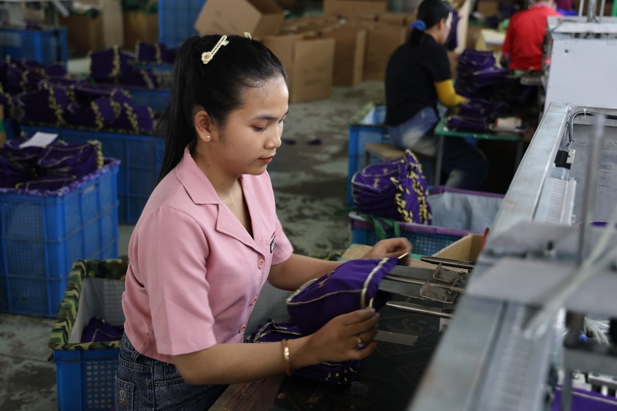 達(dá)尼在西港特區(qū)內(nèi)工作。西港特區(qū)供圖