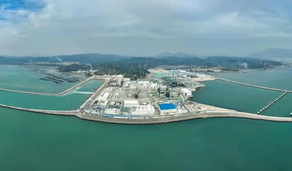 △2025年1月1日0時17分，經(jīng)過168小時滿功率連續(xù)運行考核，漳州核電1號機組正式投入商業(yè)運行。