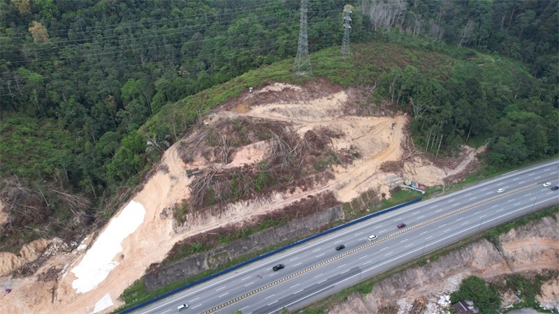 圖為施工現(xiàn)場。 鄧騰亮攝