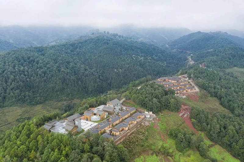 2020年10月13日拍攝的三河村新村聚居點。 