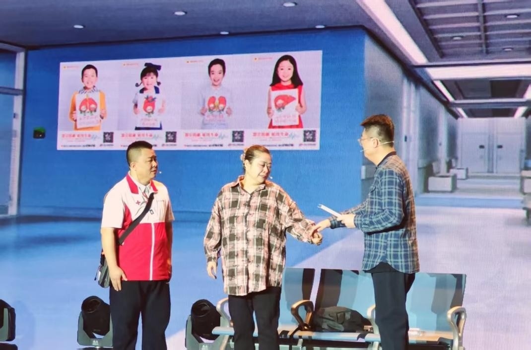 現(xiàn)場表演了由真實故事改編的情景劇。人民網(wǎng)記者 王子鋒攝