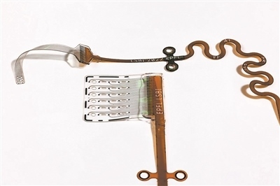 新開發(fā)的ABI旨在輕柔地貼合腦組織，提高信號精度和患者舒適度。圖片來源：瑞士洛桑聯(lián)邦理工學(xué)院