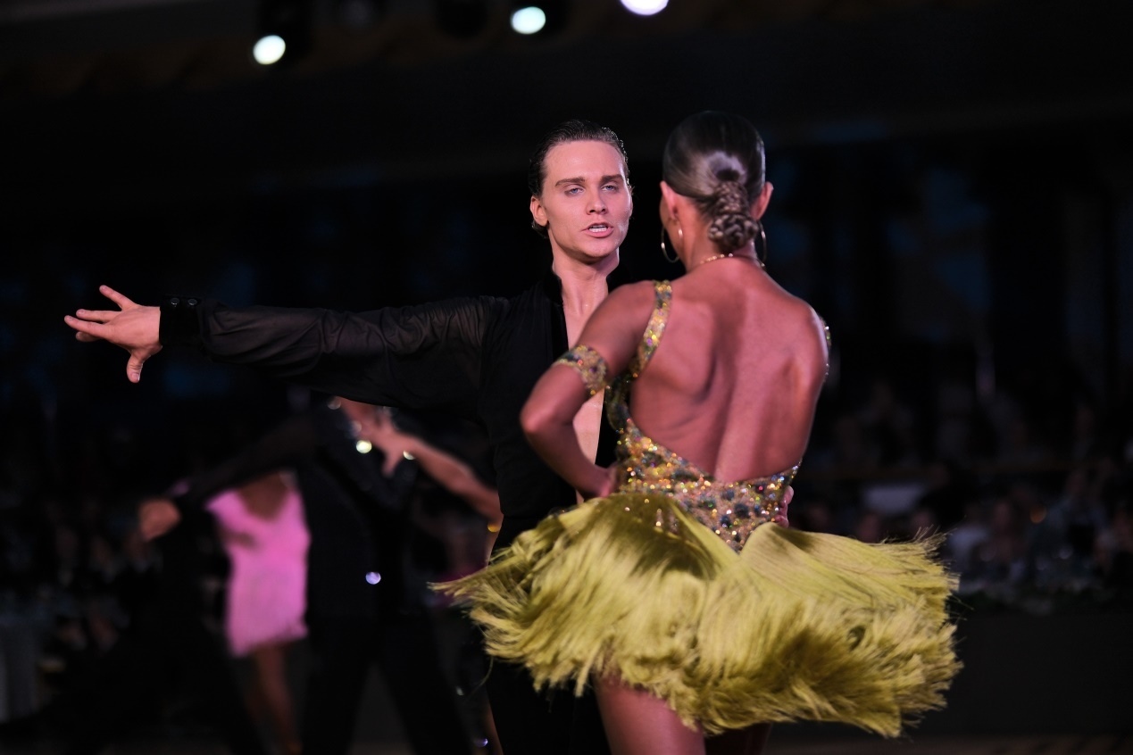 第七屆“克里姆林宮杯”國標(biāo)舞錦標(biāo)賽現(xiàn)場(chǎng)。于子恒攝