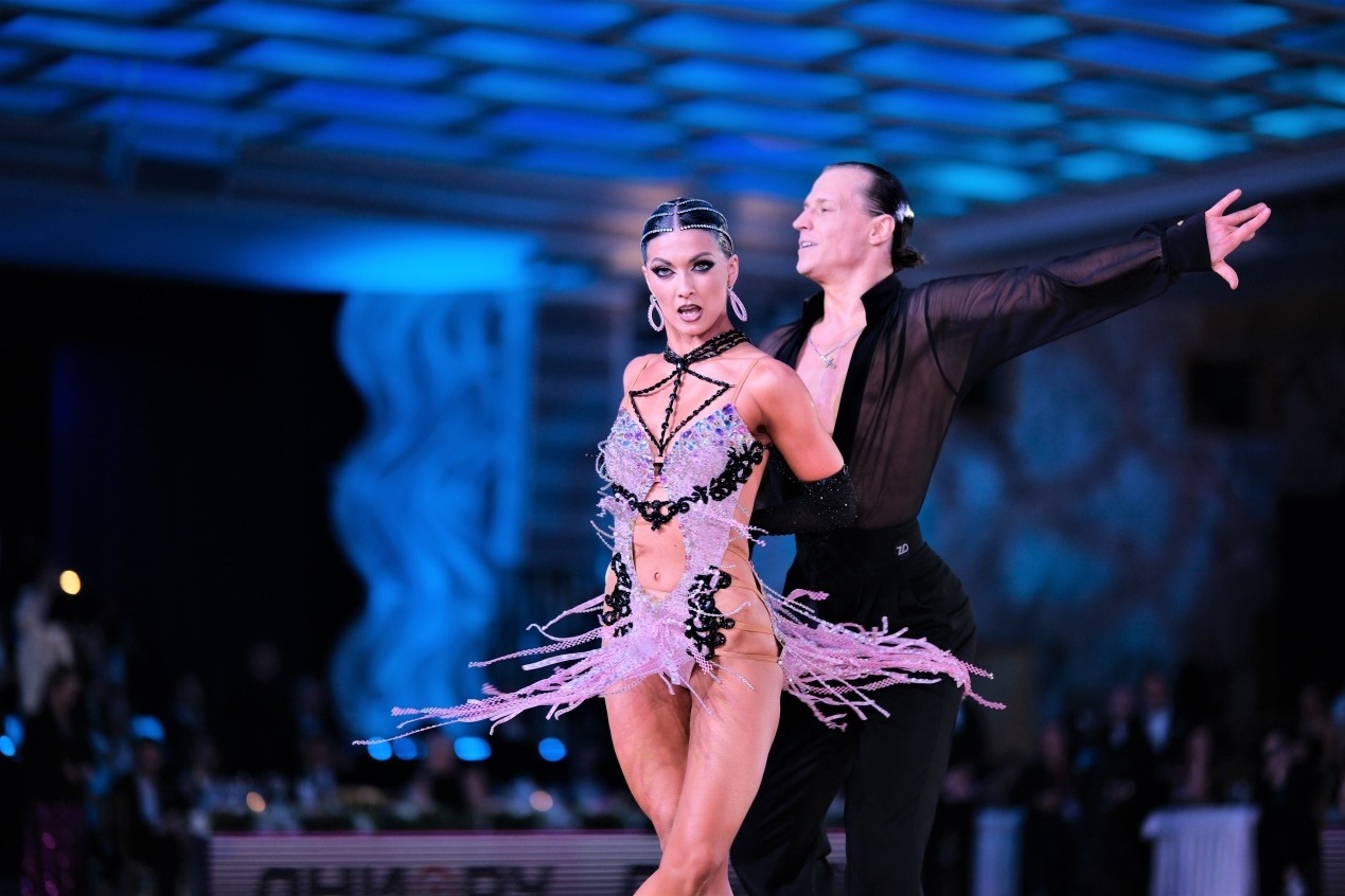 第七屆“克里姆林宮杯”國標(biāo)舞錦標(biāo)賽現(xiàn)場(chǎng)。于子恒攝