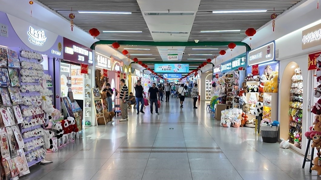 4月30日，義烏國際商貿(mào)城一區(qū)現(xiàn)場。人民網(wǎng)記者 王仁宏攝