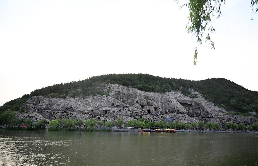 這是近日拍攝的洛陽龍門石窟。新華社記者 李嘉南 攝