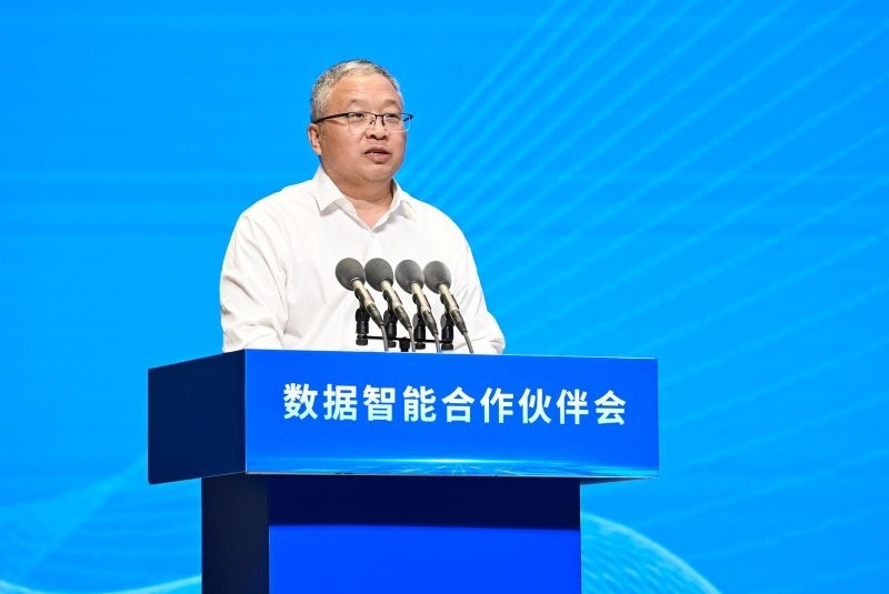 圖為豫資控股集團(tuán)黨委書記、董事長秦建斌。